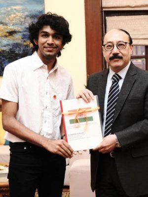 Submitting my research paper on Foreign policy of India to my Mentor for the project, Dr Anupam Ray, Head and Joint Secretary, Policy Planning, Ministry of External Affairs, government of India.